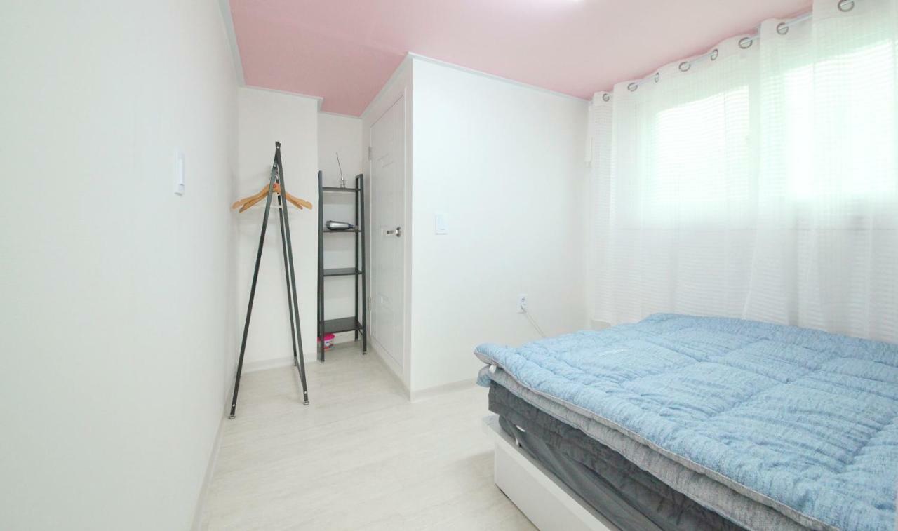Twin Panda Guesthouse Сеул Екстер'єр фото