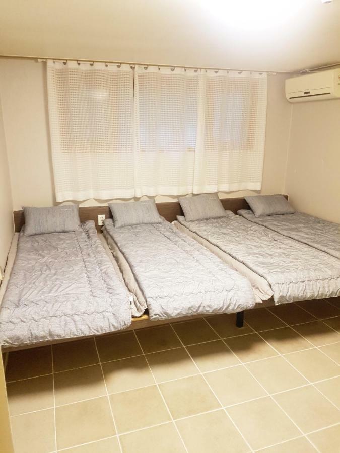 Twin Panda Guesthouse Сеул Екстер'єр фото