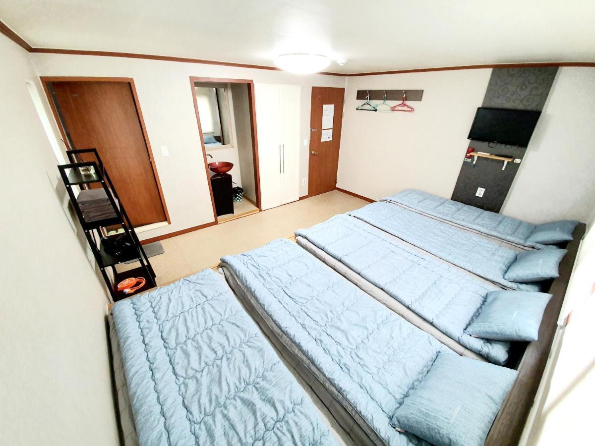 Twin Panda Guesthouse Сеул Екстер'єр фото