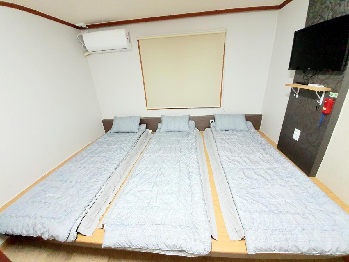 Twin Panda Guesthouse Сеул Екстер'єр фото