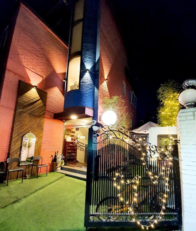 Twin Panda Guesthouse Сеул Екстер'єр фото