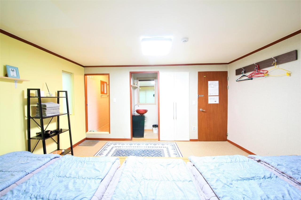 Twin Panda Guesthouse Сеул Екстер'єр фото