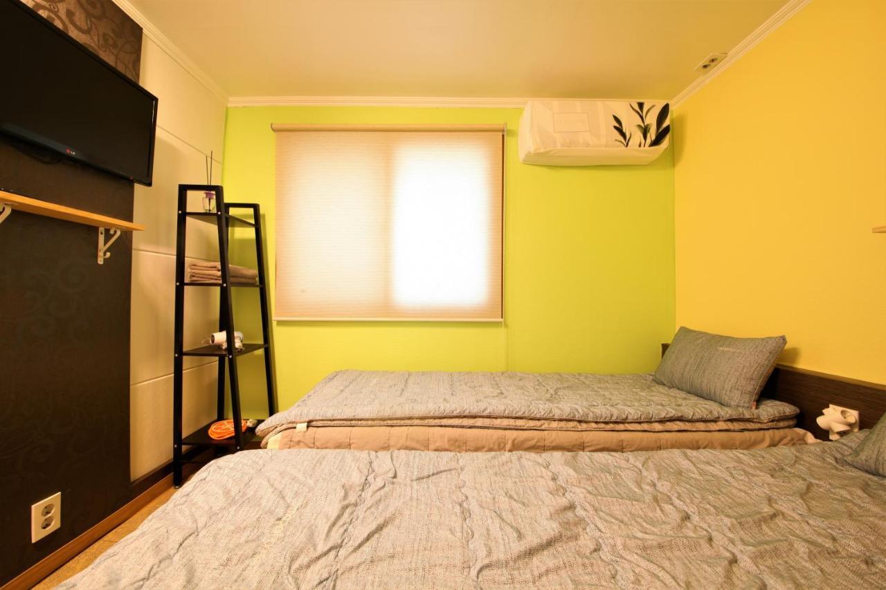 Twin Panda Guesthouse Сеул Екстер'єр фото