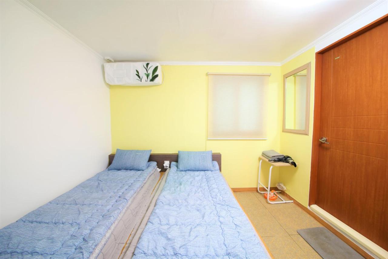 Twin Panda Guesthouse Сеул Екстер'єр фото