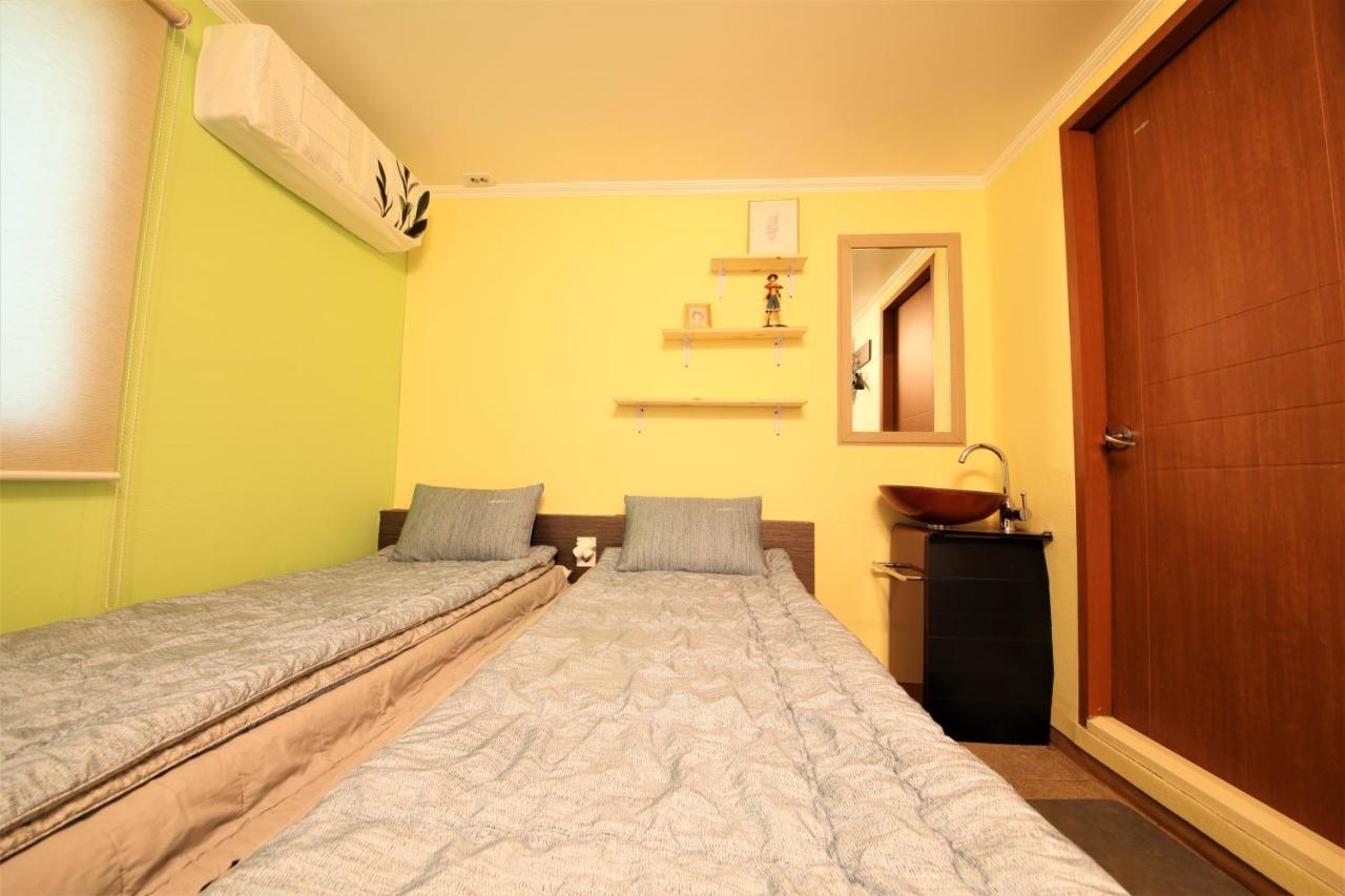 Twin Panda Guesthouse Сеул Екстер'єр фото