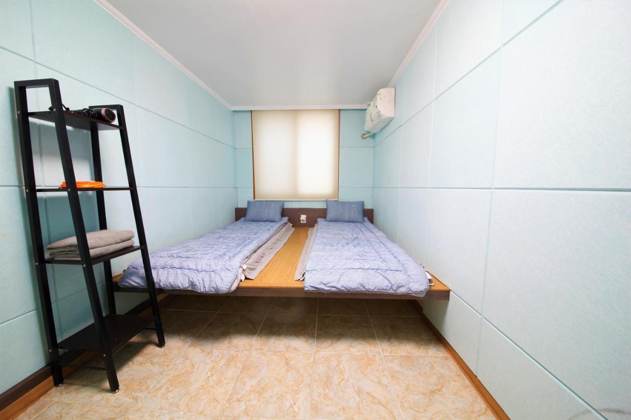 Twin Panda Guesthouse Сеул Екстер'єр фото