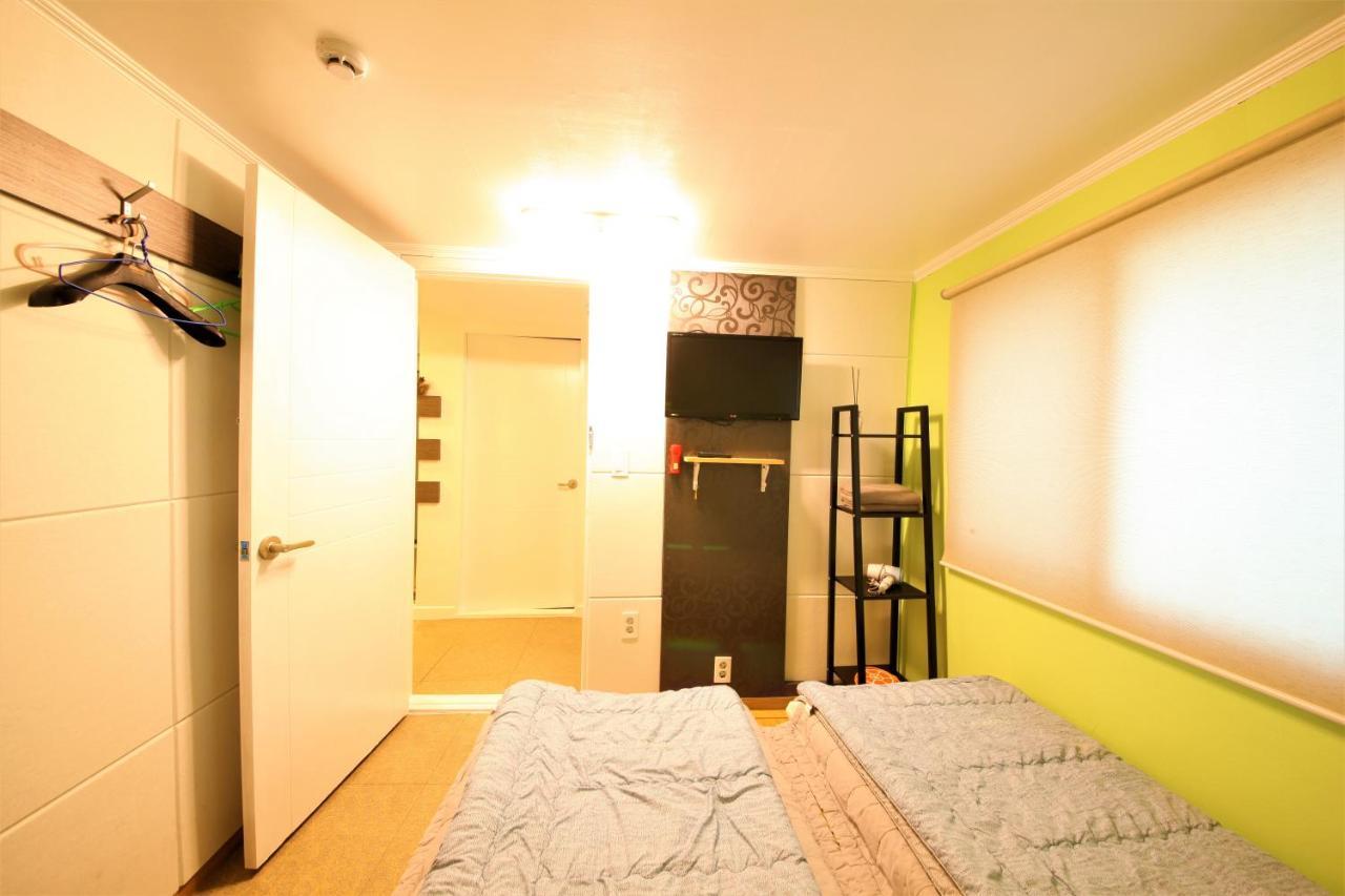 Twin Panda Guesthouse Сеул Екстер'єр фото